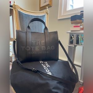Marc Jacobs the leather medium tote bag black purse authentic